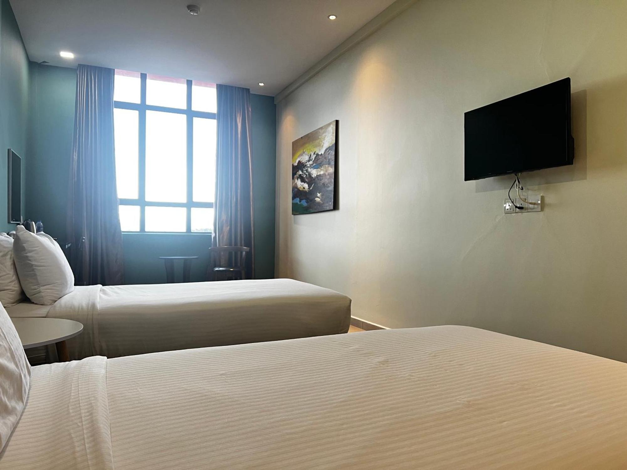 SiN LiEN HOTEL Kluang Exterior foto