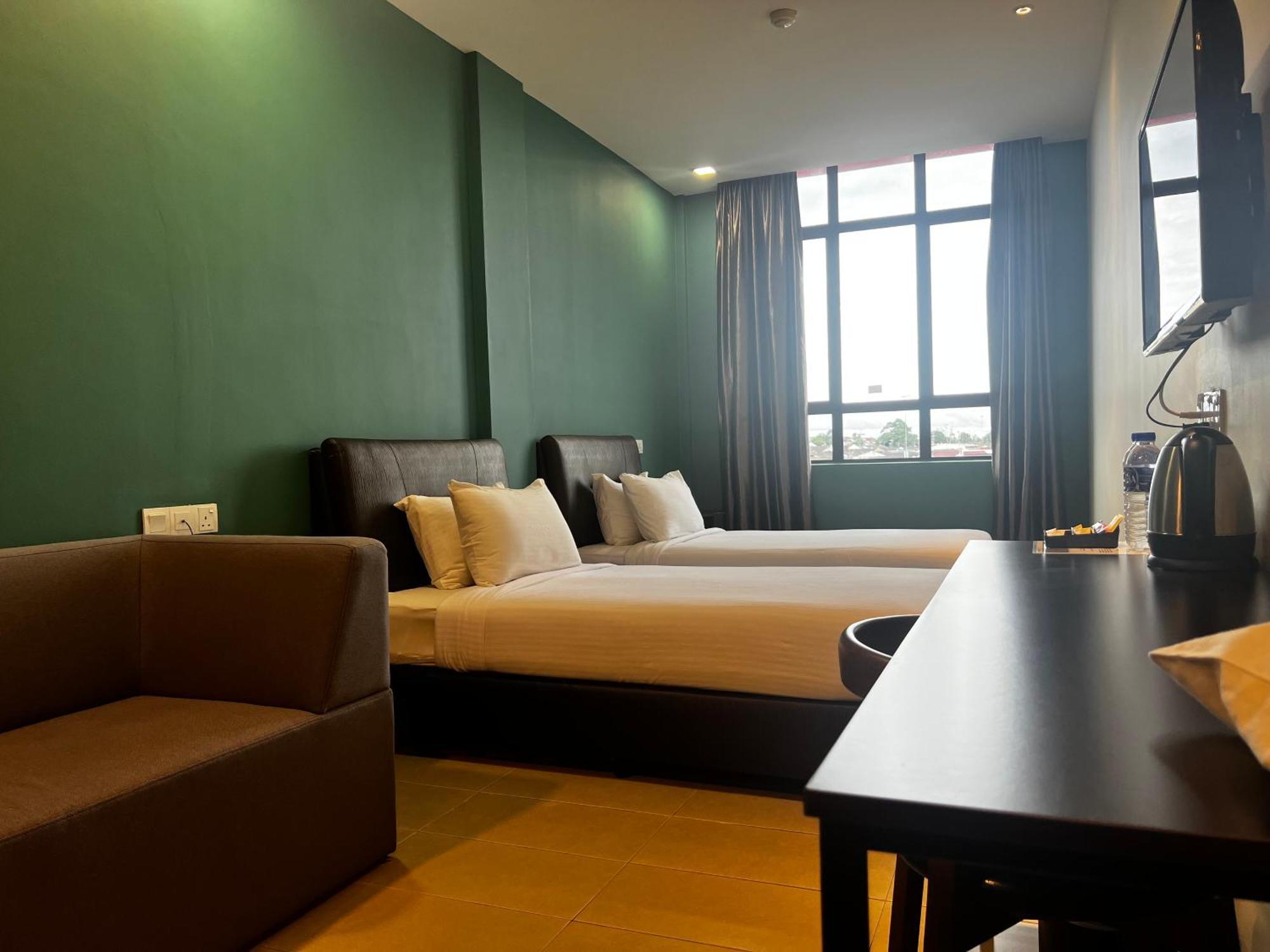 SiN LiEN HOTEL Kluang Exterior foto